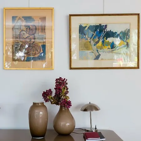 Apartment Veeve - An Orange Ember Paris
